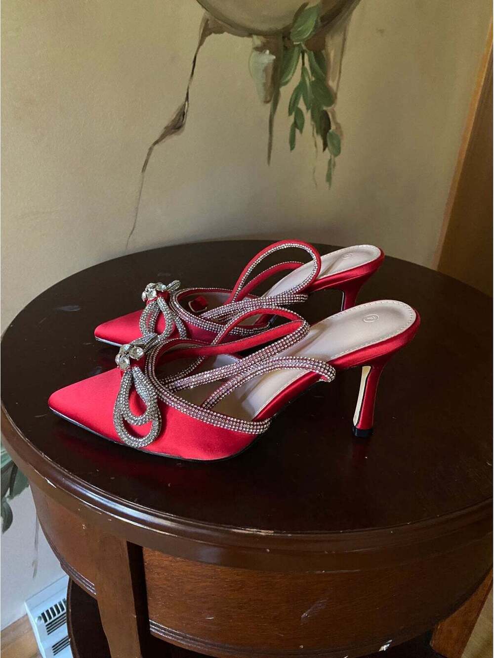 Vetaste Women’s Double Bow Pointed Toe Pumps